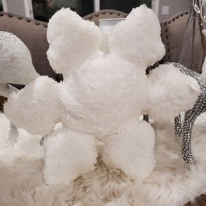 15x15 White Snowflake Shaped Pillow